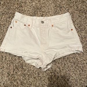 Levi high waisted shorts